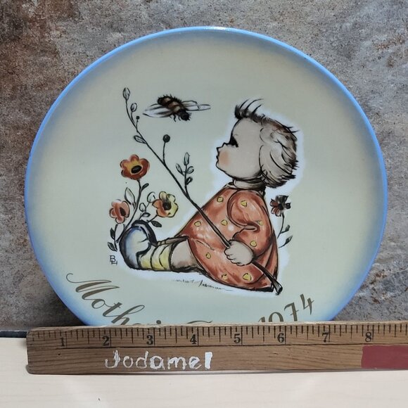 Schmid Hummel Mother's Day 1974 The Bumblebee Decorative Wall Hanging Plate - Picture 8 of 11